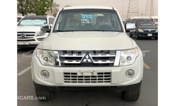 Buy Import Mitsubishi Pajero White Car in Import - Dubai in Bumthang Buy Import Mitsubishi Pajero White Car in Import - Dubai in Bumthang