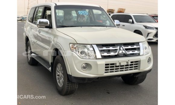 Buy Import Mitsubishi Pajero White Car in Import - Dubai in Bumthang Buy Import Mitsubishi Pajero White Car in Import - Dubai in Bumthang