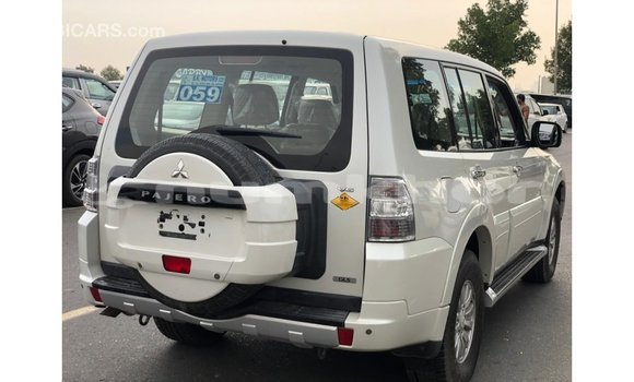 Buy Import Mitsubishi Pajero White Car in Import - Dubai in Bumthang Buy Import Mitsubishi Pajero White Car in Import - Dubai in Bumthang
