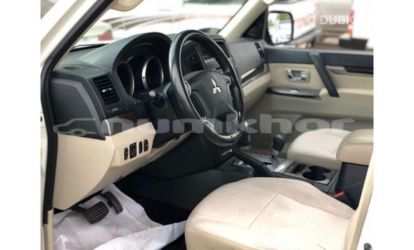 Buy Import Mitsubishi Pajero White Car in Import - Dubai in Bumthang Buy Import Mitsubishi Pajero White Car in Import - Dubai in Bumthang