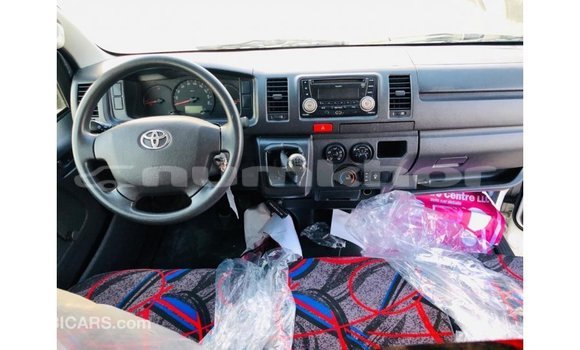 Buy Import Toyota Hiace White Car in Import - Dubai in Bumthang Buy Import Toyota Hiace White Car in Import - Dubai in Bumthang
