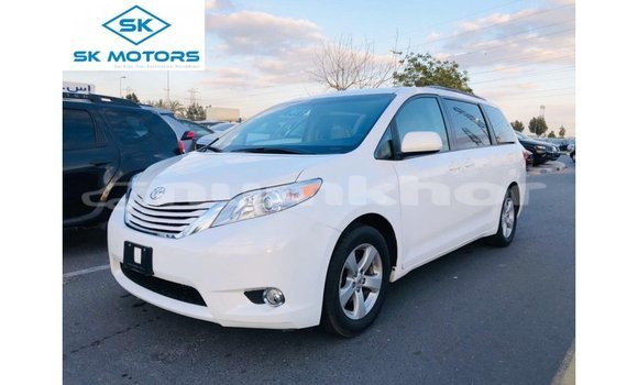 Buy Import Toyota Sienna White Car in Import - Dubai in Bumthang