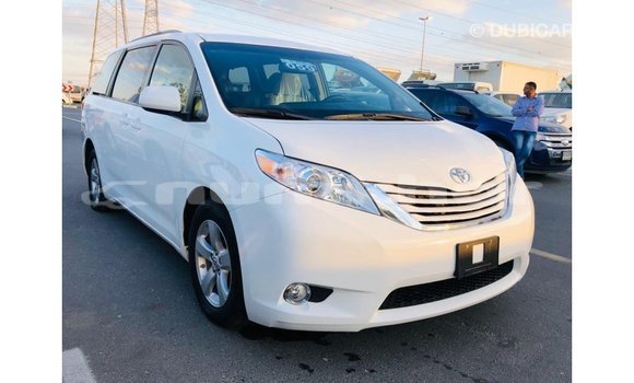 Buy Import Toyota Sienna White Car in Import - Dubai in Bumthang Buy Import Toyota Sienna White Car in Import - Dubai in Bumthang