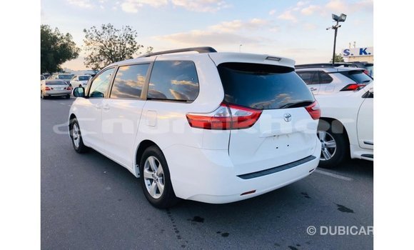 Buy Import Toyota Sienna White Car in Import - Dubai in Bumthang Buy Import Toyota Sienna White Car in Import - Dubai in Bumthang