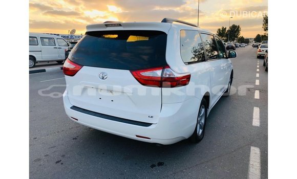 Buy Import Toyota Sienna White Car in Import - Dubai in Bumthang Buy Import Toyota Sienna White Car in Import - Dubai in Bumthang