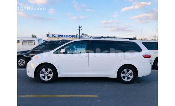 Buy Import Toyota Sienna White Car in Import - Dubai in Bumthang Buy Import Toyota Sienna White Car in Import - Dubai in Bumthang