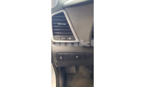 Buy Import Hyundai Tucson White Car in Import - Dubai in Bumthang Buy Import Hyundai Tucson White Car in Import - Dubai in Bumthang