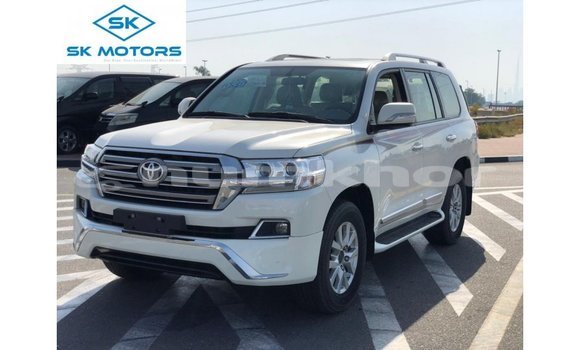 Buy Import Toyota Land Cruiser White Car in Import - Dubai in Bumthang Buy Import Toyota Land Cruiser White Car in Import - Dubai in Bumthang