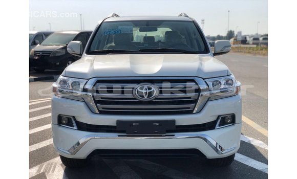 Buy Import Toyota Land Cruiser White Car in Import - Dubai in Bumthang Buy Import Toyota Land Cruiser White Car in Import - Dubai in Bumthang