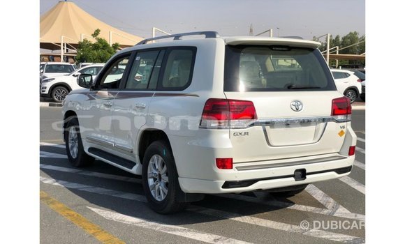 Buy Import Toyota Land Cruiser White Car in Import - Dubai in Bumthang Buy Import Toyota Land Cruiser White Car in Import - Dubai in Bumthang