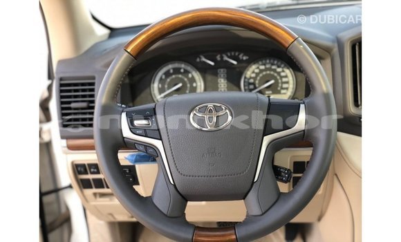 Buy Import Toyota Land Cruiser White Car in Import - Dubai in Bumthang Buy Import Toyota Land Cruiser White Car in Import - Dubai in Bumthang