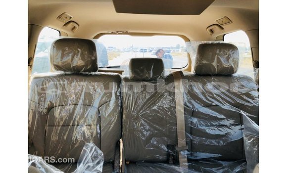 Buy Import Toyota Land Cruiser White Car in Import - Dubai in Bumthang Buy Import Toyota Land Cruiser White Car in Import - Dubai in Bumthang