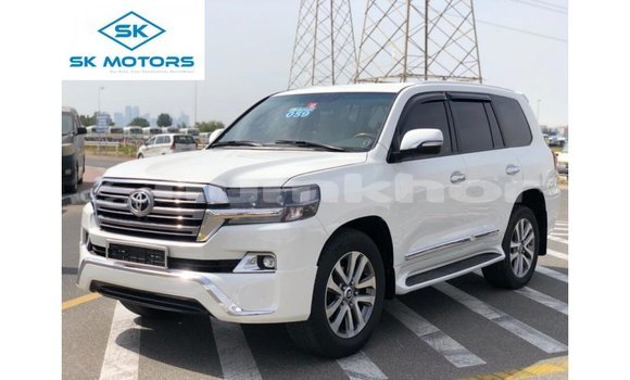 Buy Import Toyota Land Cruiser White Car in Import - Dubai in Bumthang Buy Import Toyota Land Cruiser White Car in Import - Dubai in Bumthang
