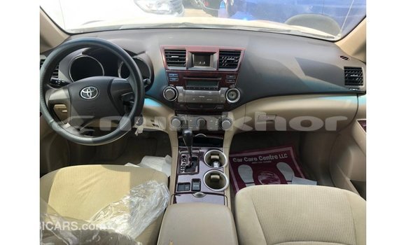Buy Import Toyota Highlander Other Car in Import - Dubai in Bumthang Buy Import Toyota Highlander Other Car in Import - Dubai in Bumthang