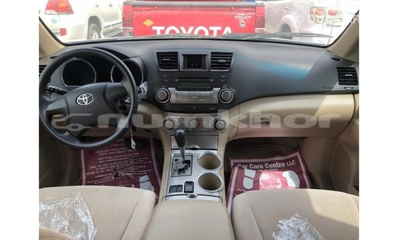 Buy Import Toyota Highlander Blue Car in Import - Dubai in Bumthang Buy Import Toyota Highlander Blue Car in Import - Dubai in Bumthang