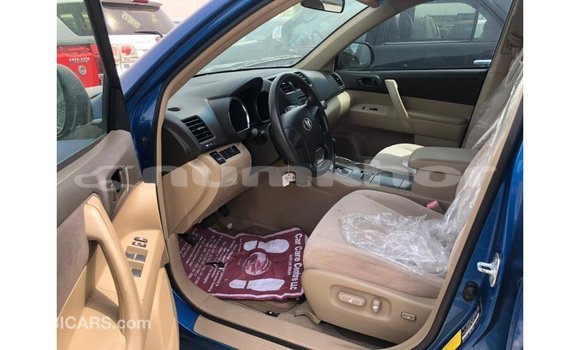 Buy Import Toyota Highlander Blue Car in Import - Dubai in Bumthang Buy Import Toyota Highlander Blue Car in Import - Dubai in Bumthang