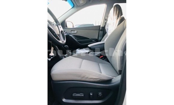 Buy Import Hyundai Santa Fe Other Car in Import - Dubai in Bumthang Buy Import Hyundai Santa Fe Other Car in Import - Dubai in Bumthang