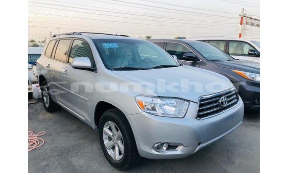 Buy Import Toyota Highlander Other Car in Import - Dubai in Bumthang Buy Import Toyota Highlander Other Car in Import - Dubai in Bumthang