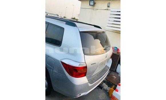 Buy Import Toyota Highlander Other Car in Import - Dubai in Bumthang Buy Import Toyota Highlander Other Car in Import - Dubai in Bumthang