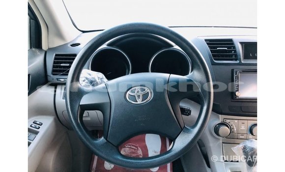 Buy Import Toyota Highlander Other Car in Import - Dubai in Bumthang Buy Import Toyota Highlander Other Car in Import - Dubai in Bumthang