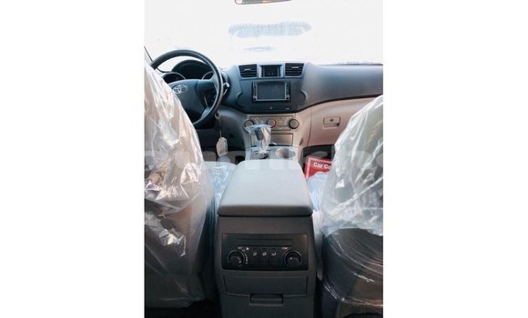 Buy Import Toyota Highlander Other Car in Import - Dubai in Bumthang Buy Import Toyota Highlander Other Car in Import - Dubai in Bumthang