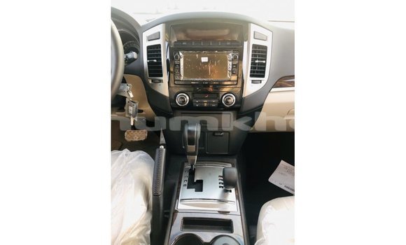 Buy Import Mitsubishi Pajero Black Car in Import - Dubai in Bumthang Buy Import Mitsubishi Pajero Black Car in Import - Dubai in Bumthang