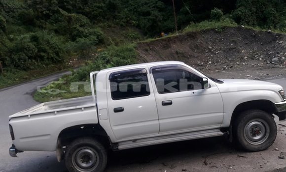 Buy Used Toyota Hilux White Car in Thimphu in Timphu Buy Used Toyota Hilux White Car in Thimphu in Timphu