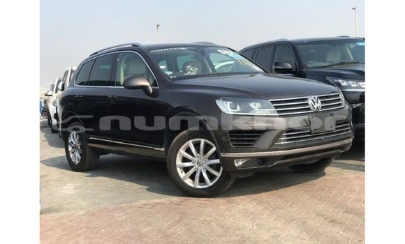Buy Import Volkswagen Touareg Brown Car in Import - Dubai in Bumthang