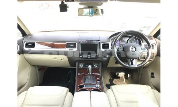 Buy Import Volkswagen Touareg Brown Car in Import - Dubai in Bumthang Buy Import Volkswagen Touareg Brown Car in Import - Dubai in Bumthang