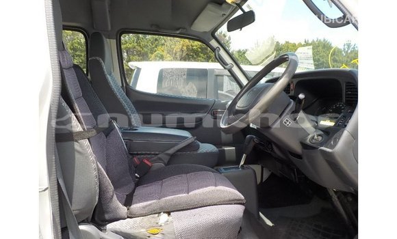 Buy Import Toyota Hiace White Car in Import - Dubai in Bumthang Buy Import Toyota Hiace White Car in Import - Dubai in Bumthang