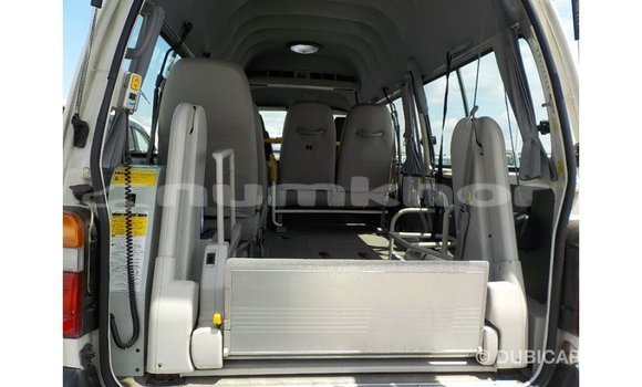 Buy Import Toyota Hiace White Car in Import - Dubai in Bumthang Buy Import Toyota Hiace White Car in Import - Dubai in Bumthang