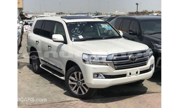Buy Import Toyota Land Cruiser White Car in Import - Dubai in Bumthang Buy Import Toyota Land Cruiser White Car in Import - Dubai in Bumthang