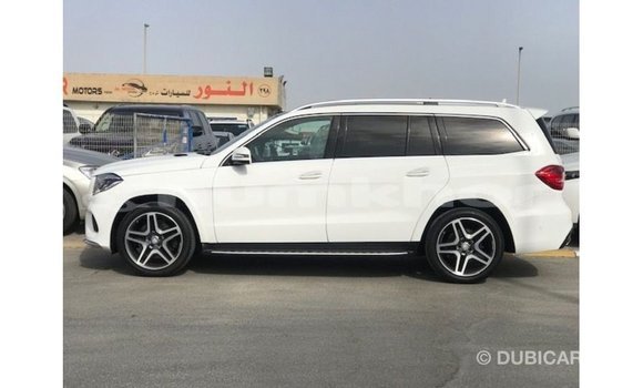 Buy Import Mercedes-Benz 190 White Car in Import - Dubai in Bumthang Buy Import Mercedes-Benz 190 White Car in Import - Dubai in Bumthang
