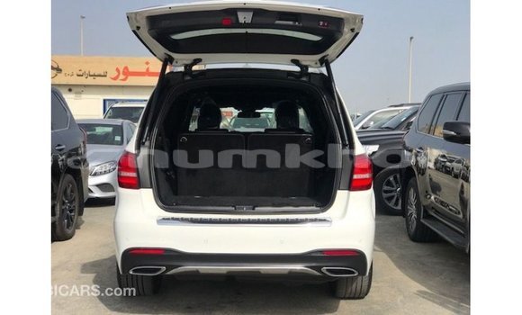 Buy Import Mercedes-Benz 190 White Car in Import - Dubai in Bumthang Buy Import Mercedes-Benz 190 White Car in Import - Dubai in Bumthang