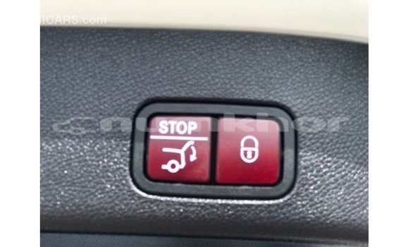 Buy Import Mercedes-Benz 190 White Car in Import - Dubai in Bumthang Buy Import Mercedes-Benz 190 White Car in Import - Dubai in Bumthang