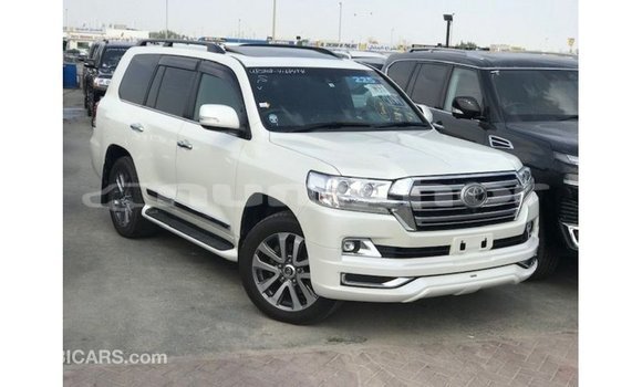 Buy Import Toyota Land Cruiser White Car in Import - Dubai in Bumthang Buy Import Toyota Land Cruiser White Car in Import - Dubai in Bumthang
