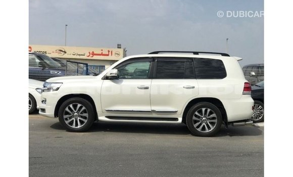 Buy Import Toyota Land Cruiser White Car in Import - Dubai in Bumthang Buy Import Toyota Land Cruiser White Car in Import - Dubai in Bumthang