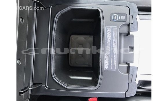 Buy Import Toyota Land Cruiser White Car in Import - Dubai in Bumthang Buy Import Toyota Land Cruiser White Car in Import - Dubai in Bumthang