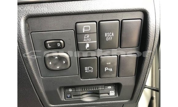 Buy Import Toyota Land Cruiser White Car in Import - Dubai in Bumthang Buy Import Toyota Land Cruiser White Car in Import - Dubai in Bumthang