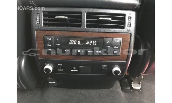 Buy Import Toyota Land Cruiser White Car in Import - Dubai in Bumthang Buy Import Toyota Land Cruiser White Car in Import - Dubai in Bumthang