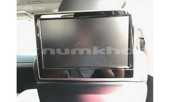 Buy Import Toyota Land Cruiser White Car in Import - Dubai in Bumthang Buy Import Toyota Land Cruiser White Car in Import - Dubai in Bumthang