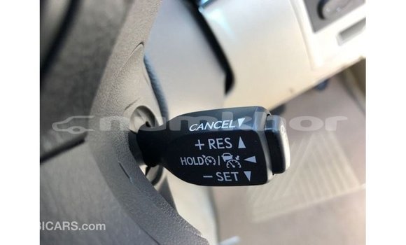 Buy Import Toyota Land Cruiser White Car in Import - Dubai in Bumthang Buy Import Toyota Land Cruiser White Car in Import - Dubai in Bumthang