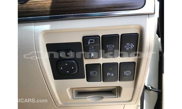 Buy Import Toyota Land Cruiser White Car in Import - Dubai in Bumthang Buy Import Toyota Land Cruiser White Car in Import - Dubai in Bumthang