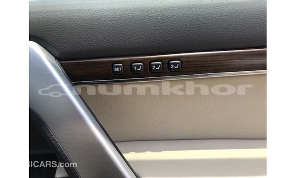 Buy Import Toyota Land Cruiser White Car in Import - Dubai in Bumthang Buy Import Toyota Land Cruiser White Car in Import - Dubai in Bumthang