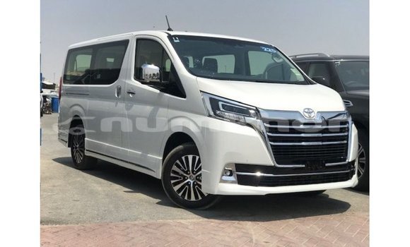 Buy Import Toyota Granvia White Car in Import - Dubai in Bumthang Buy Import Toyota Granvia White Car in Import - Dubai in Bumthang