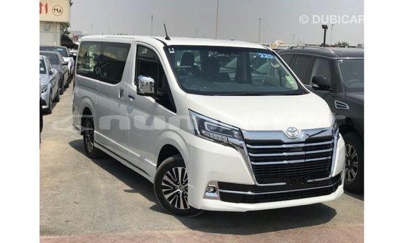 Buy Import Toyota Granvia White Car in Import - Dubai in Bumthang Buy Import Toyota Granvia White Car in Import - Dubai in Bumthang