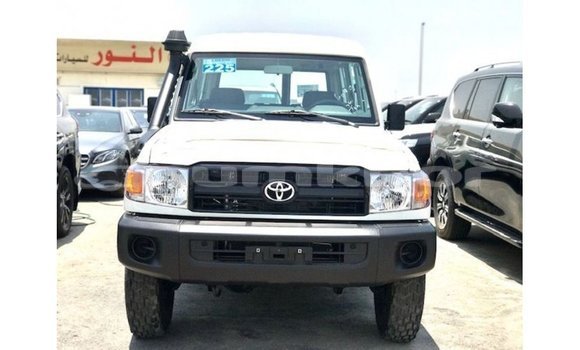 Buy Import Toyota Land Cruiser White Car in Import - Dubai in Bumthang Buy Import Toyota Land Cruiser White Car in Import - Dubai in Bumthang