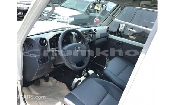 Buy Import Toyota Land Cruiser White Car in Import - Dubai in Bumthang Buy Import Toyota Land Cruiser White Car in Import - Dubai in Bumthang