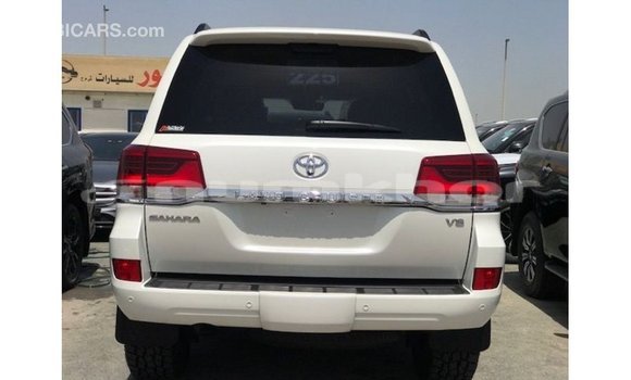 Buy Import Toyota Land Cruiser White Car in Import - Dubai in Bumthang Buy Import Toyota Land Cruiser White Car in Import - Dubai in Bumthang