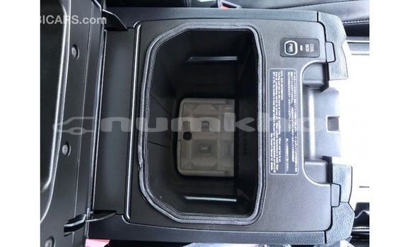 Buy Import Toyota Land Cruiser White Car in Import - Dubai in Bumthang Buy Import Toyota Land Cruiser White Car in Import - Dubai in Bumthang